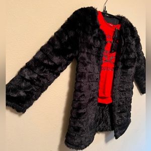 Super awesome vegan fur jacket with pockets!